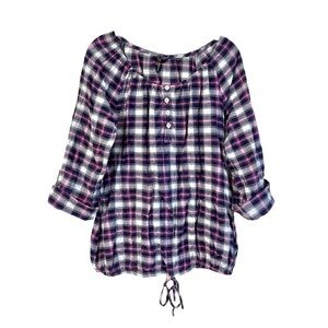DAISY FUENTES, PURPLE & WHITE, PLAID TOP. ROUND ELASTIC NECKLINE. SIZE M